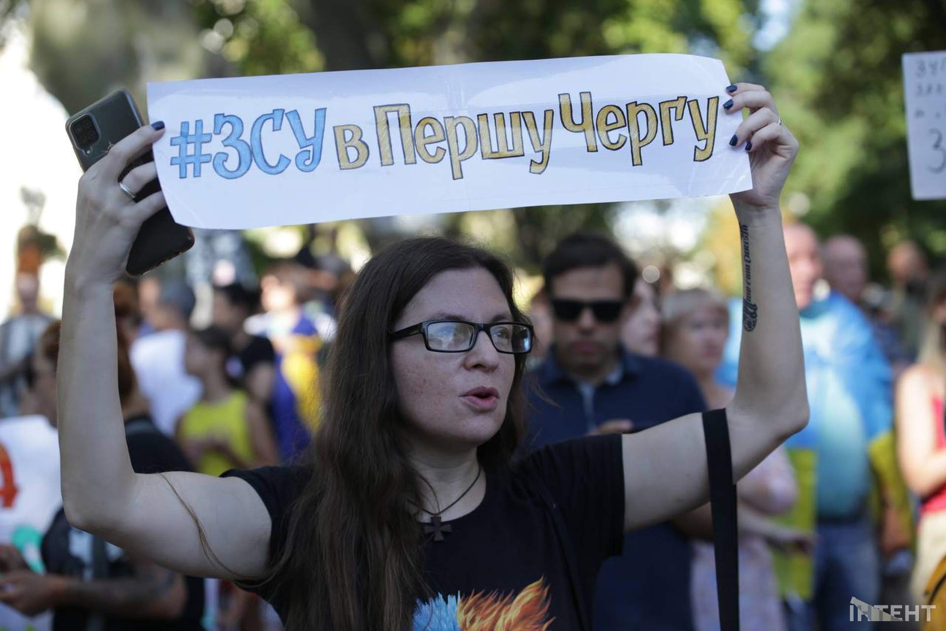 Гєна виходь: одесити шостий день поспіль мітингували під будівлею мерії