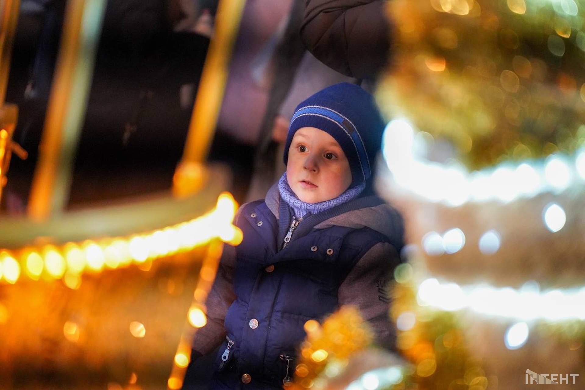 В Одесі запалили головну новорічну ялинку міста