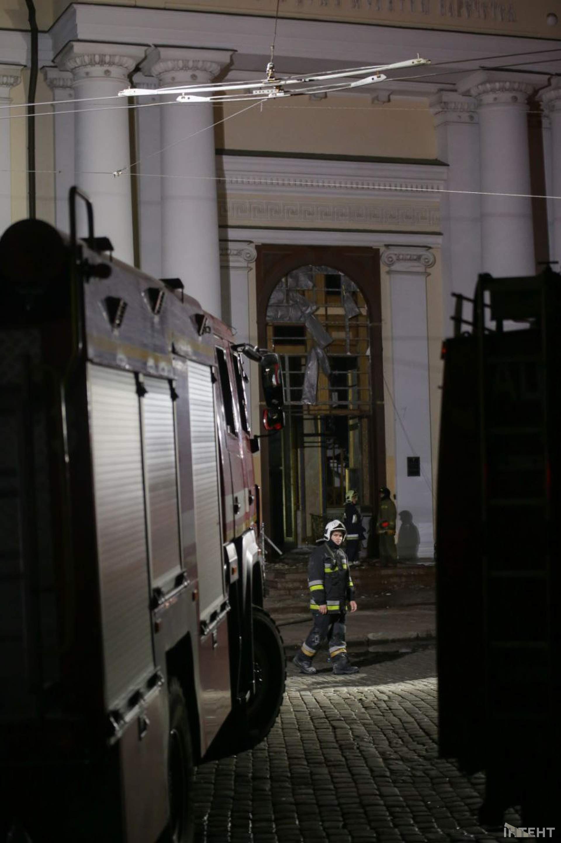 Наслідки нічної атаки росіян по Одесі в світлинах Інтента