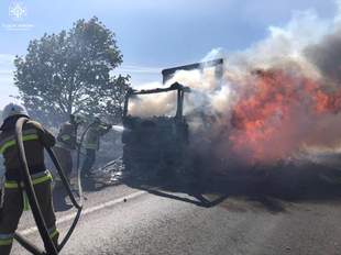 Вогнеборці Миколаївщини ліквідували небезпеку на міжрегіональному автошляху