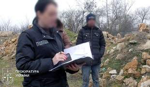 В Одесской области директору фирмы сообщили о подозрении в присвоении средств на ремонт казарм