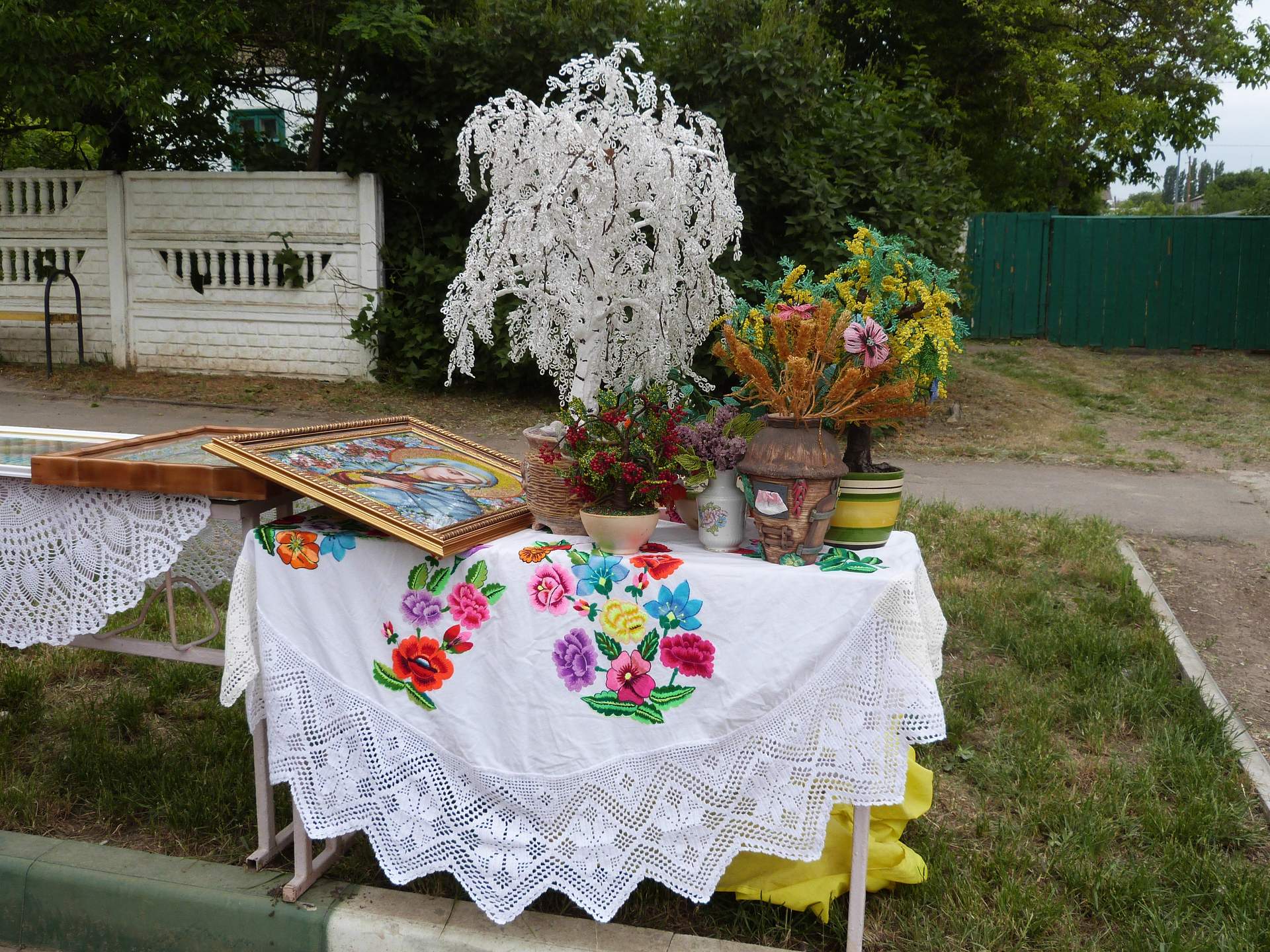 Під час фестивалю вуличного мистецтва у Доброславі відкрили металеву "перлинку"