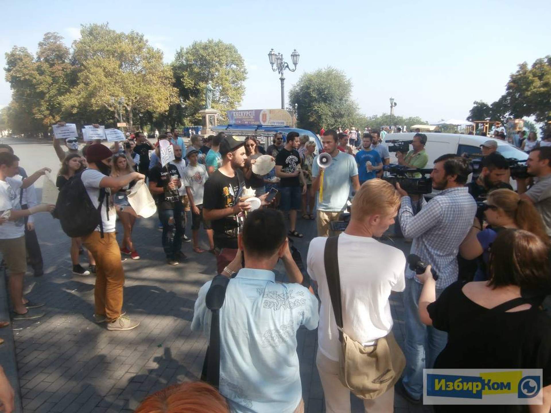 В Одессе прошел "Шаурмарш" против произвола чиновников