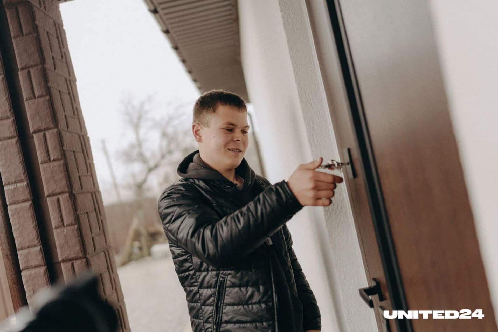 Герой кліпу Imagine Dragons Сашко отримав новий будинок на Миколаївщині - фото