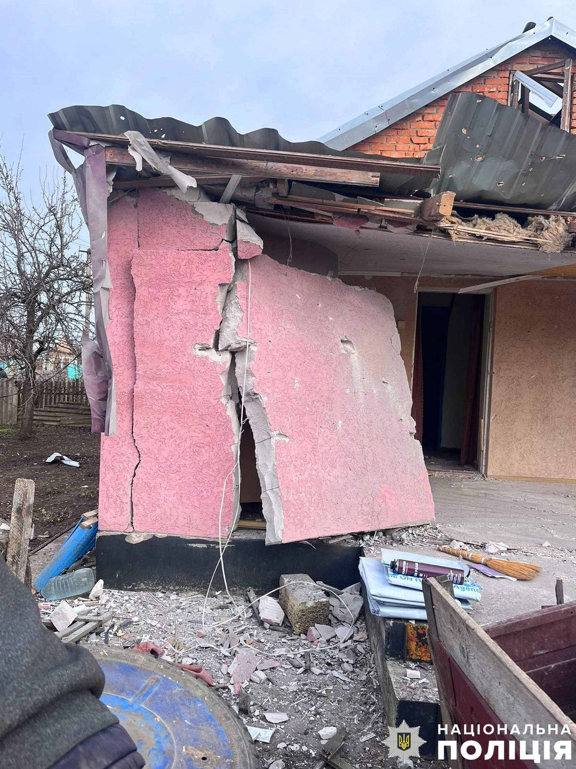 На Херсонщині росіяни атакували приватні будинки, дитсадок та хлібзавод - які наслідки