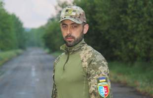 Пресофіцер з Одещини, поранений на війні, уперше після шпиталю став на ноги