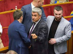 Дружина нардепа Урбанського торік придбала авто та орендувала квартиру в Британії