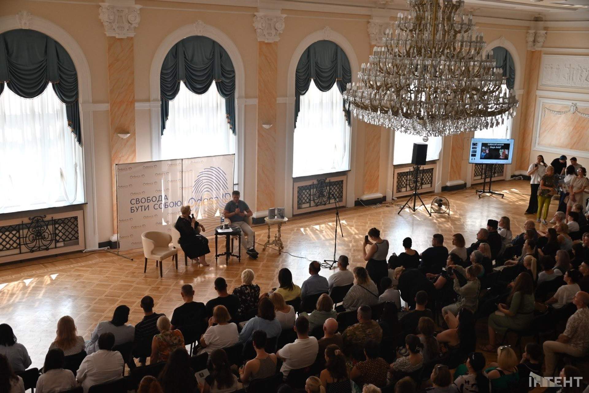 В Одесі військовий презентував книгу про 10 місяців російського полону