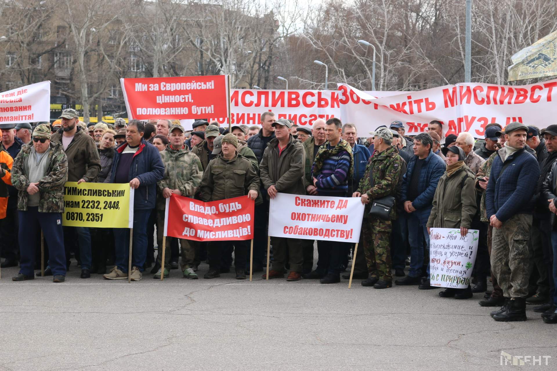 Сесія Одеської обласної ради: мітинг ззовні і напруга всередині
