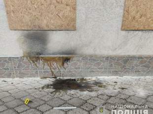 Житель Миколаєва кинув у будівлю суду пляшку із займистою сумішшю