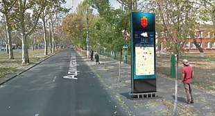 Одесу пообіцяли очистити від старої реклами та встановити медіафасади й голограми