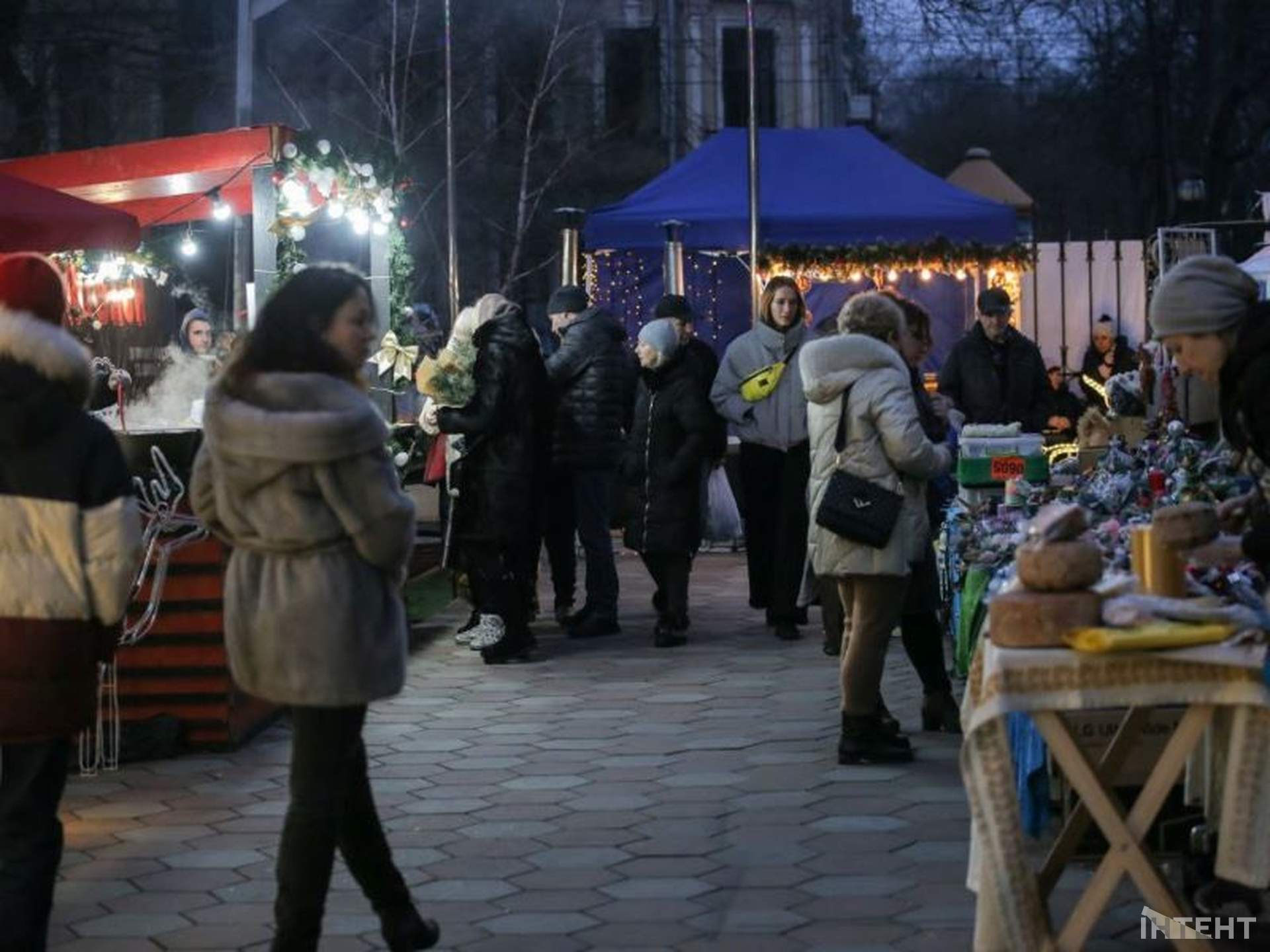 Святково та смачно: біля Кірхи проходить Різдвяний ярмарок