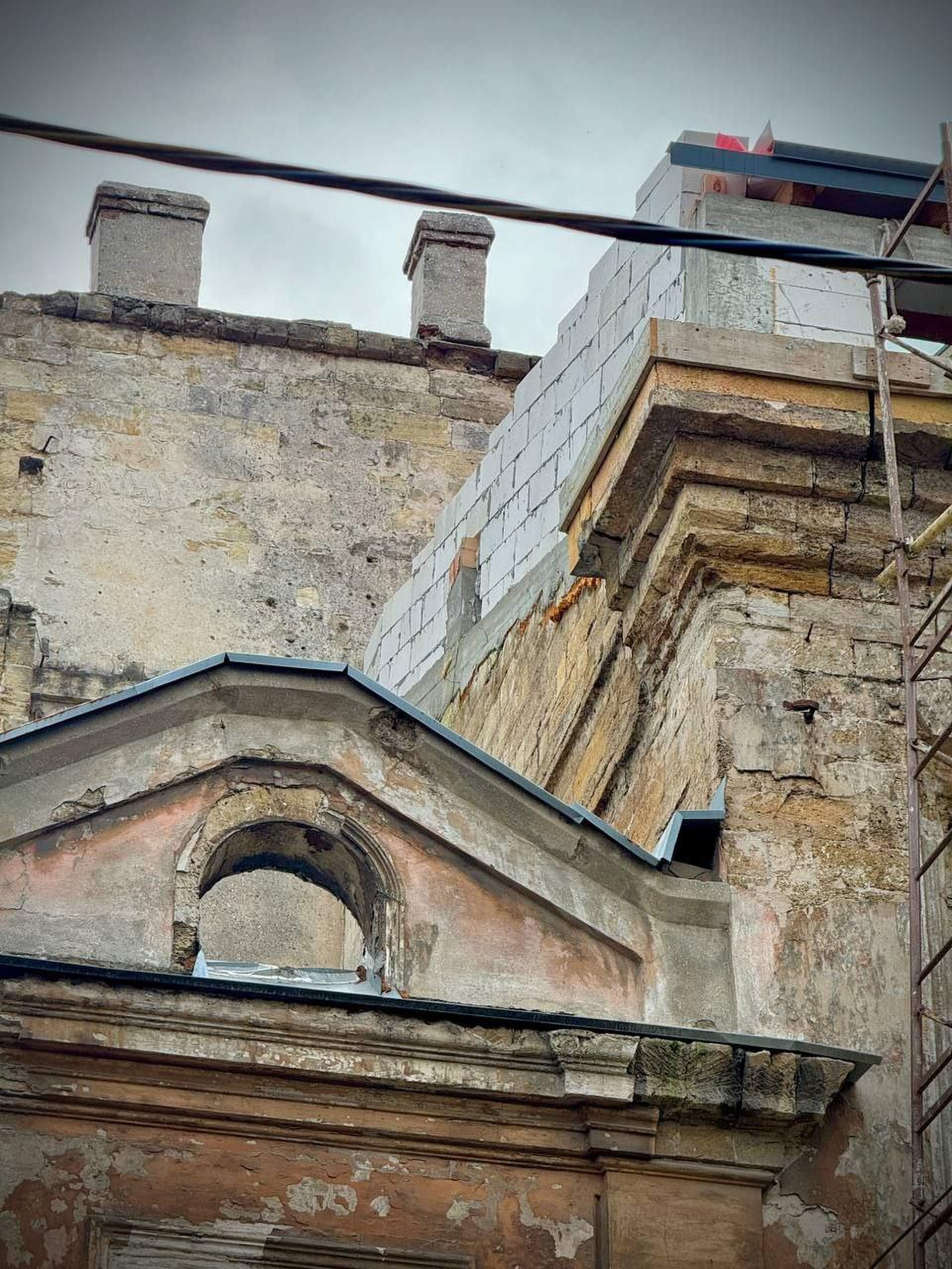 В Одесі до "будинку Гоголя" добудували третій поверх