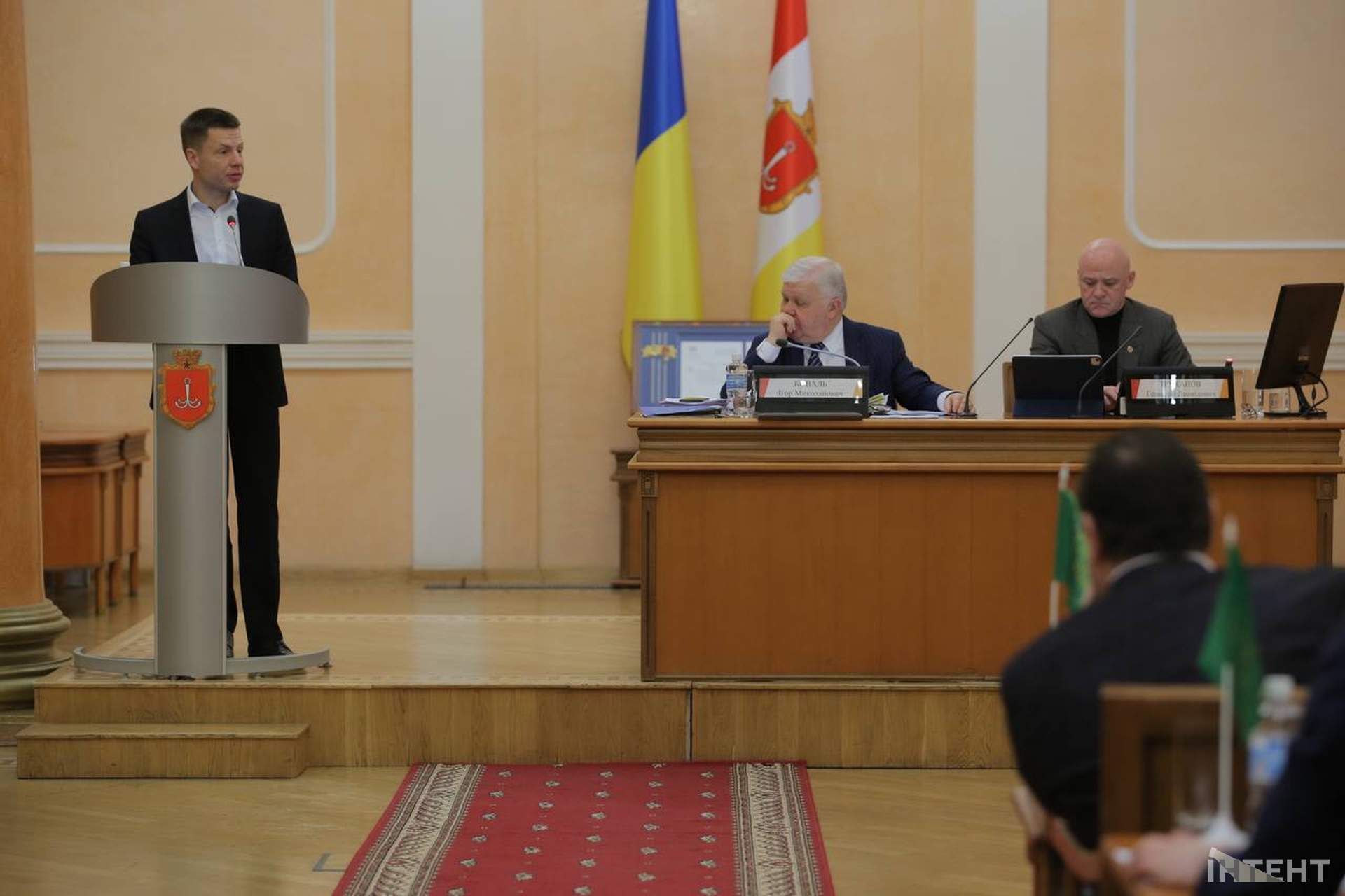 Перша цього року пленарна сесія Одеської міської ради у світлинах Інтента