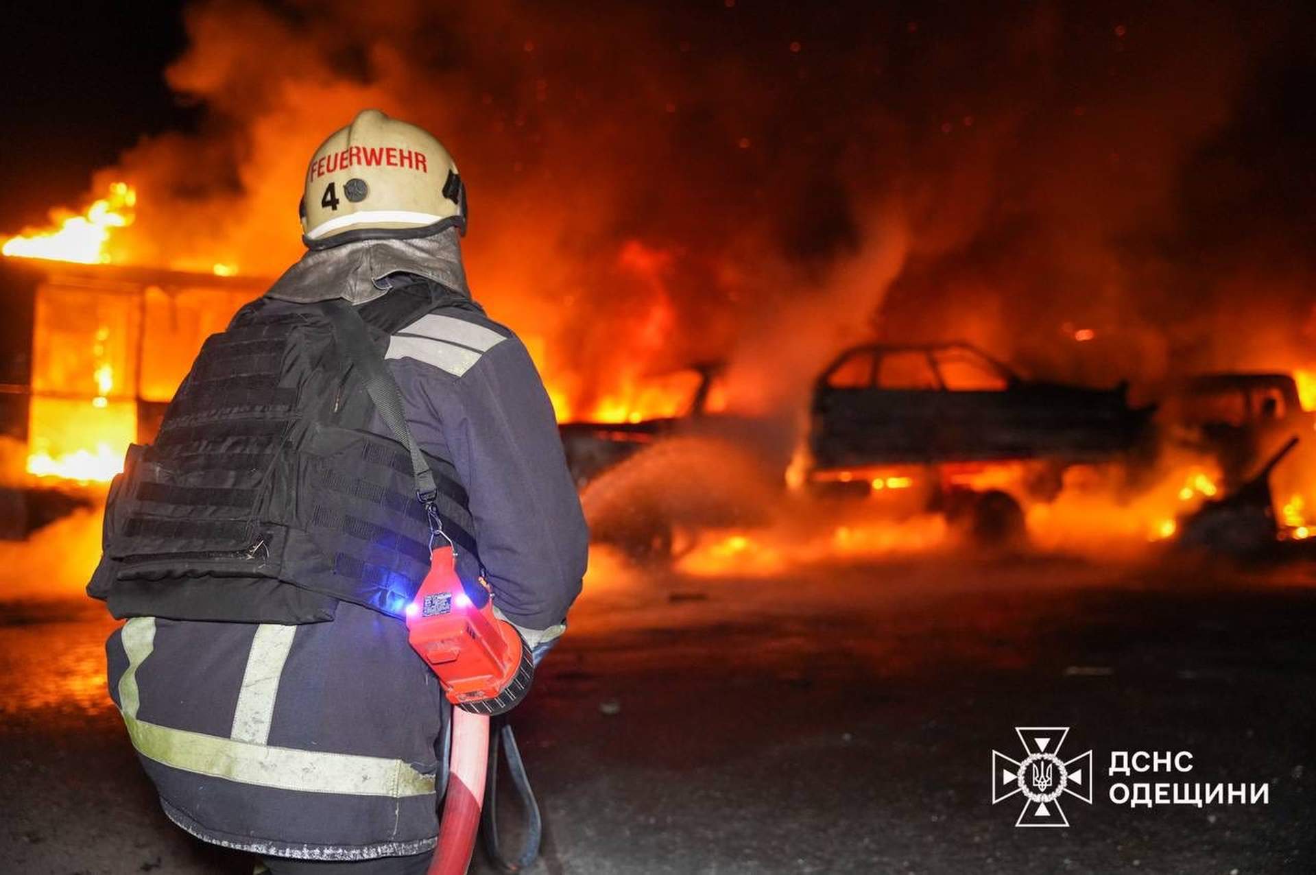 Пожежі та смерть: росіяни вночі атакували Одесу дронами