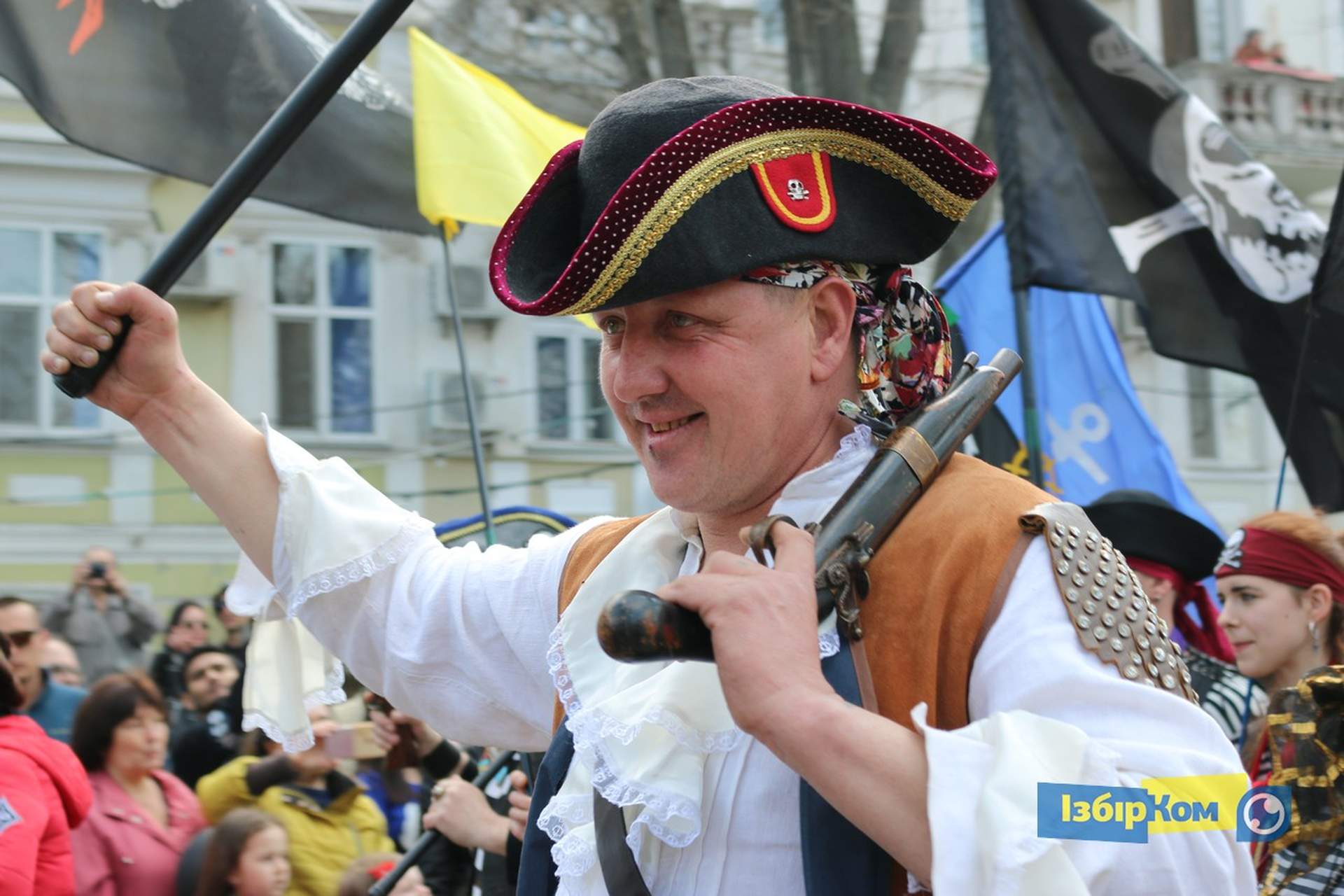 Парад Юморины 2019: зомби, клоуны и Чарли Чаплины