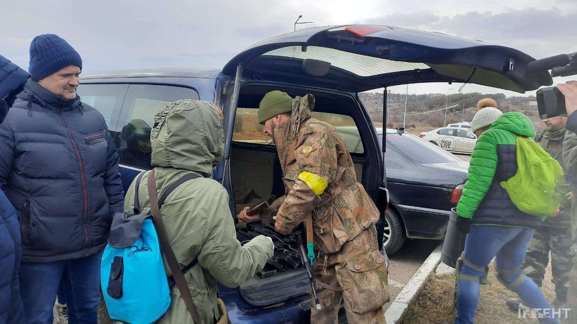 Не панікуй! Готуйся: в Одесі навчали цивільне населення поводитись зі зброєю
