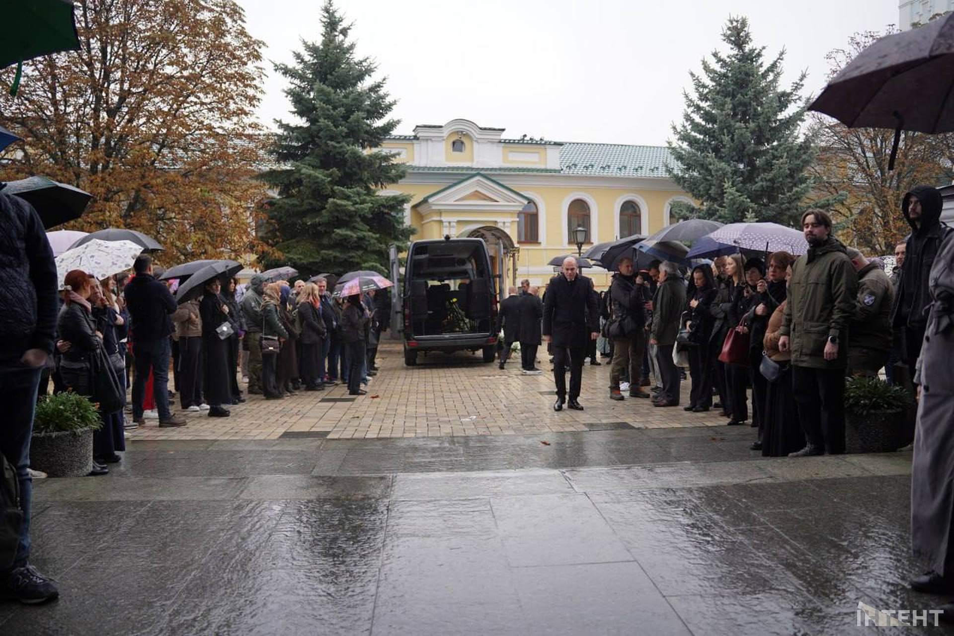 У Києві провели в останній шлях редактора “Наші Гроші” Олексія Шалайського