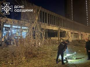 Дворец Порту и три человека пострадали в Одессе от российской атаки