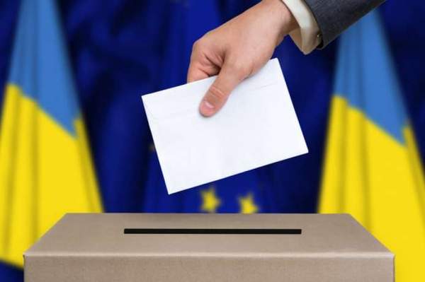 На Одещині підпалили автівку потенційної кандидатки у депутати