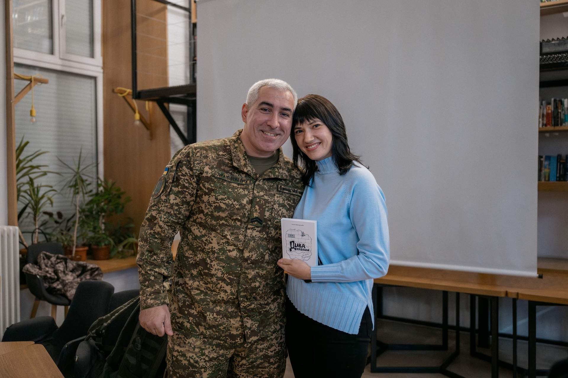 Одеський журналіст-військовослужбовець презентував свою книгу казок