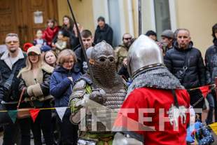 Knights Festival in Odesa Revives Culture Amid Ongoing Conflict