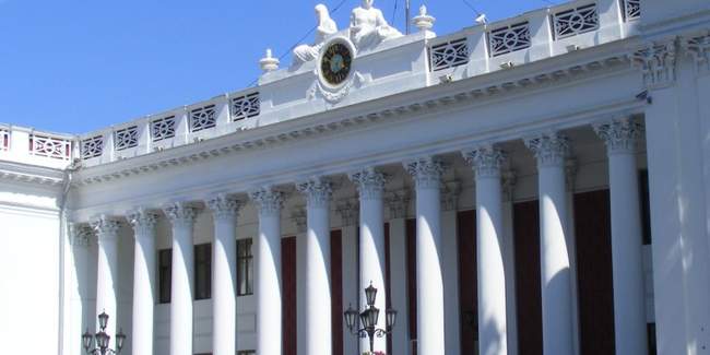 Для одесской мэрии в этом году купят четыре транспортных средства