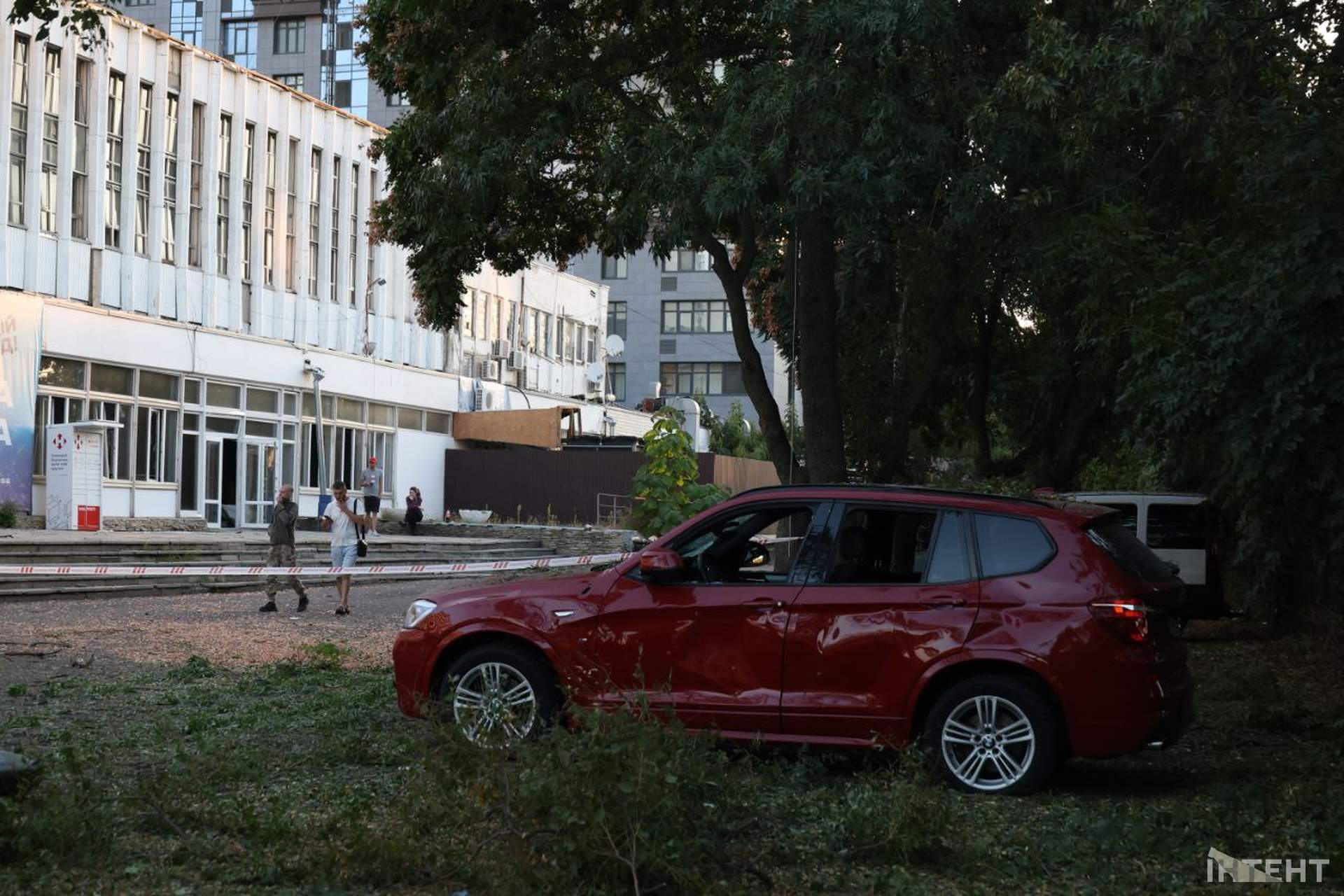 Палац спорту та три людини постраждали в Одесі від російської атаки