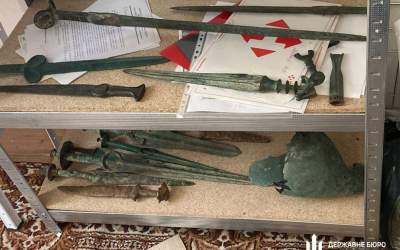 Нардеп викритий на крадіжці цінностей з Криму передав колекцію до музею