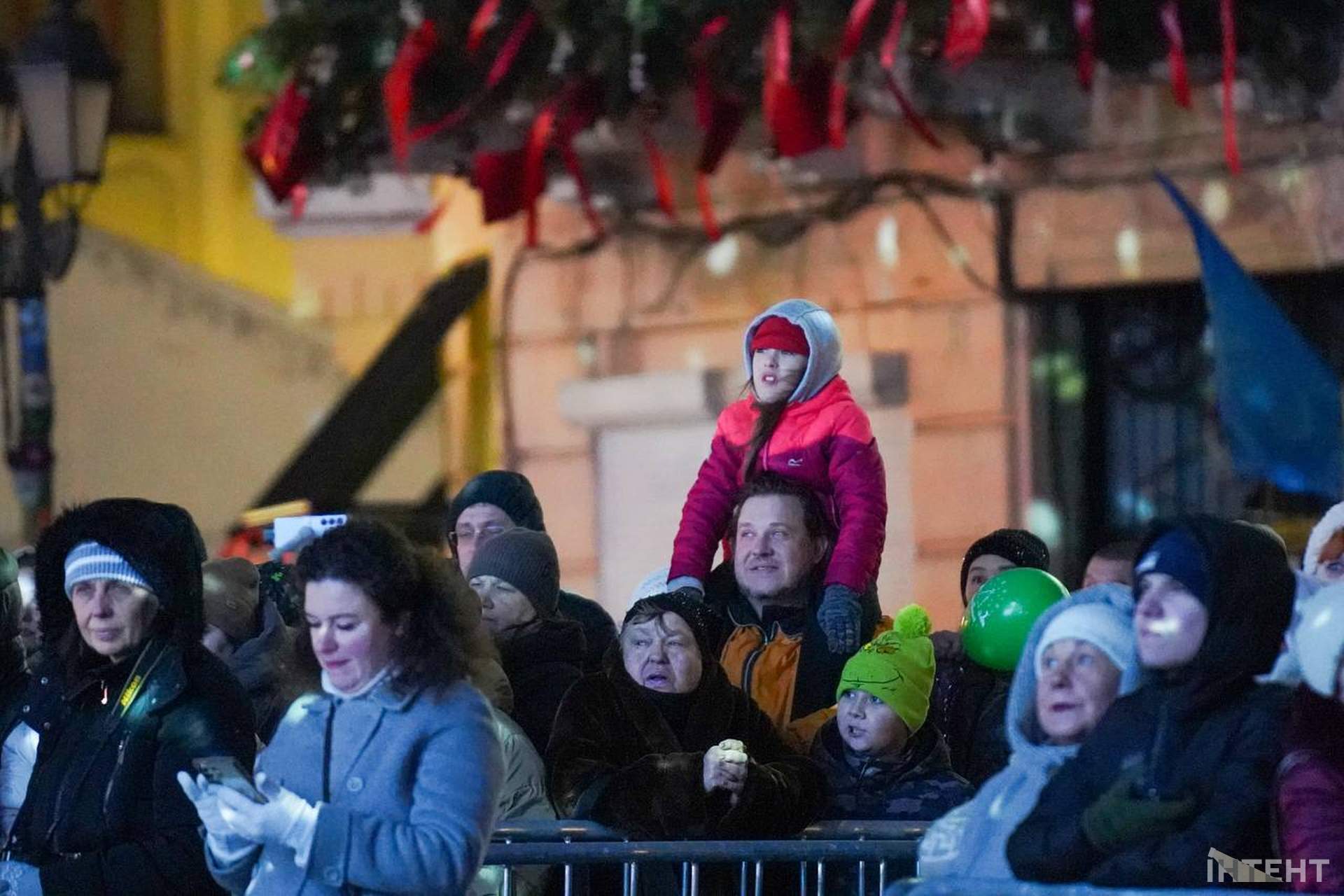 В Одесі запалили головну новорічну ялинку міста