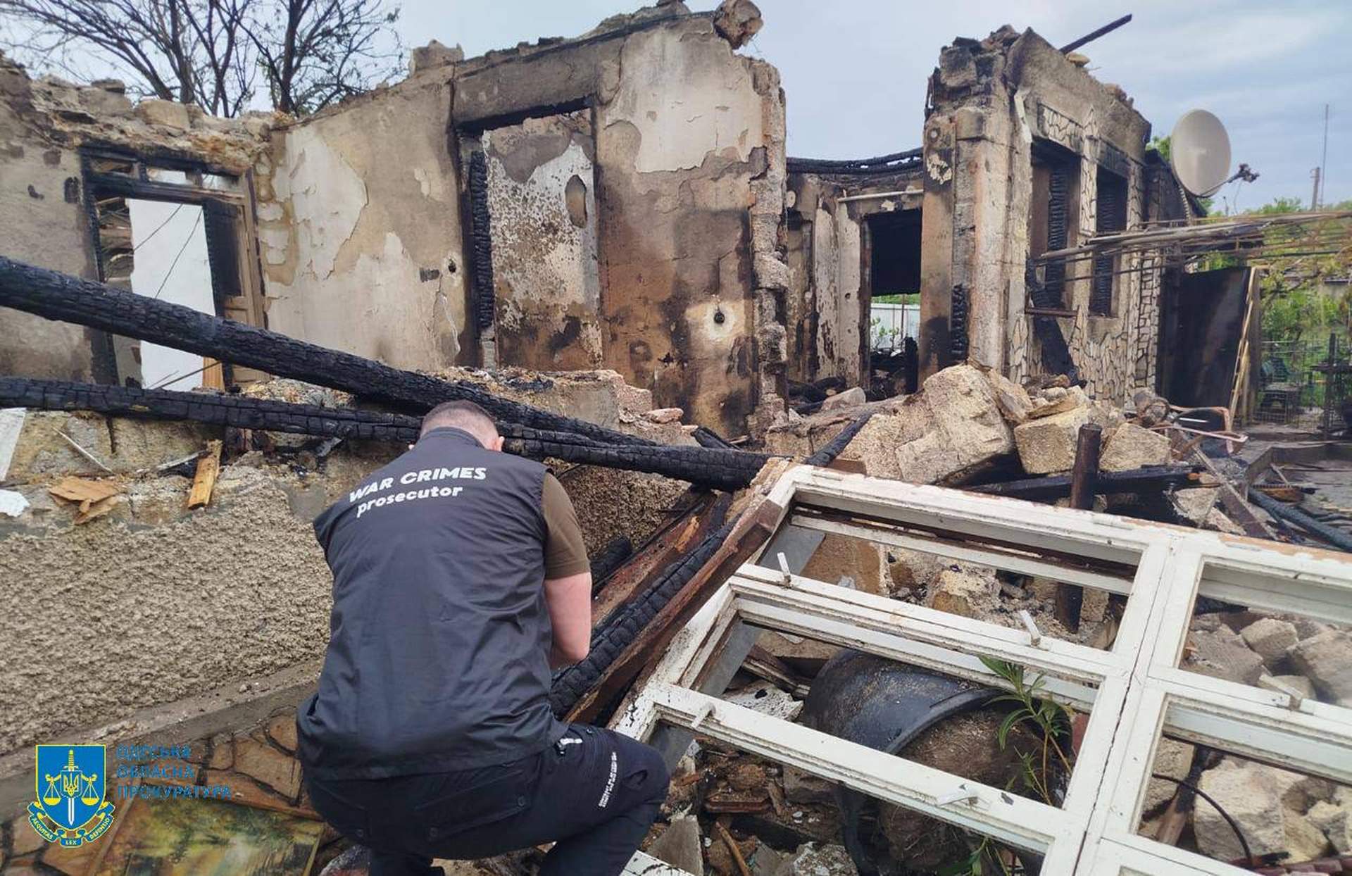 Житлові будинки та майно жителів Одещини третю ніч поспіль стали мішенями росіян