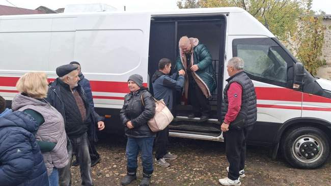 Евакуація з Берислава. ФОТО: Олександр Прокудін