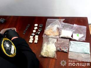 Організували онлайн-магазин: в Миколаєві пройшли обшуки у наркоторговців