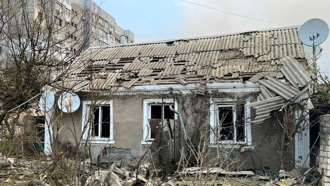 Последствия атаки на Херсон. ФОТО: Херсонская ОГА