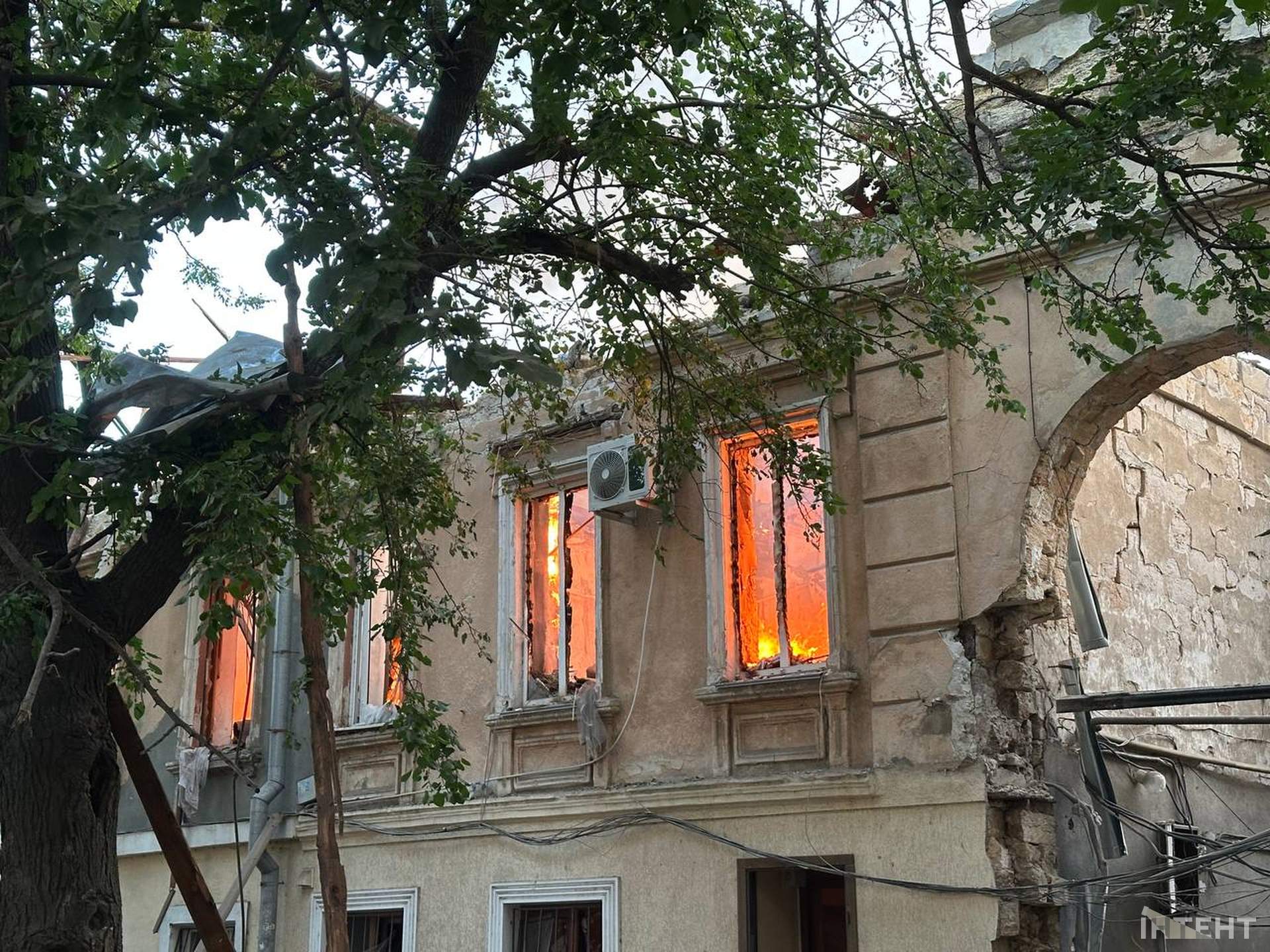 В Одесі дронами влучили в інклюзивний центр та дитсадок, 17 людей отримали поранення