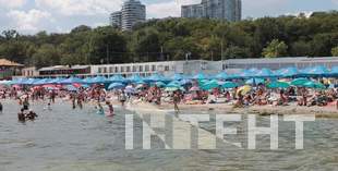 Відновлення пляжного сезону в Одесі: без дозволів та укриттів