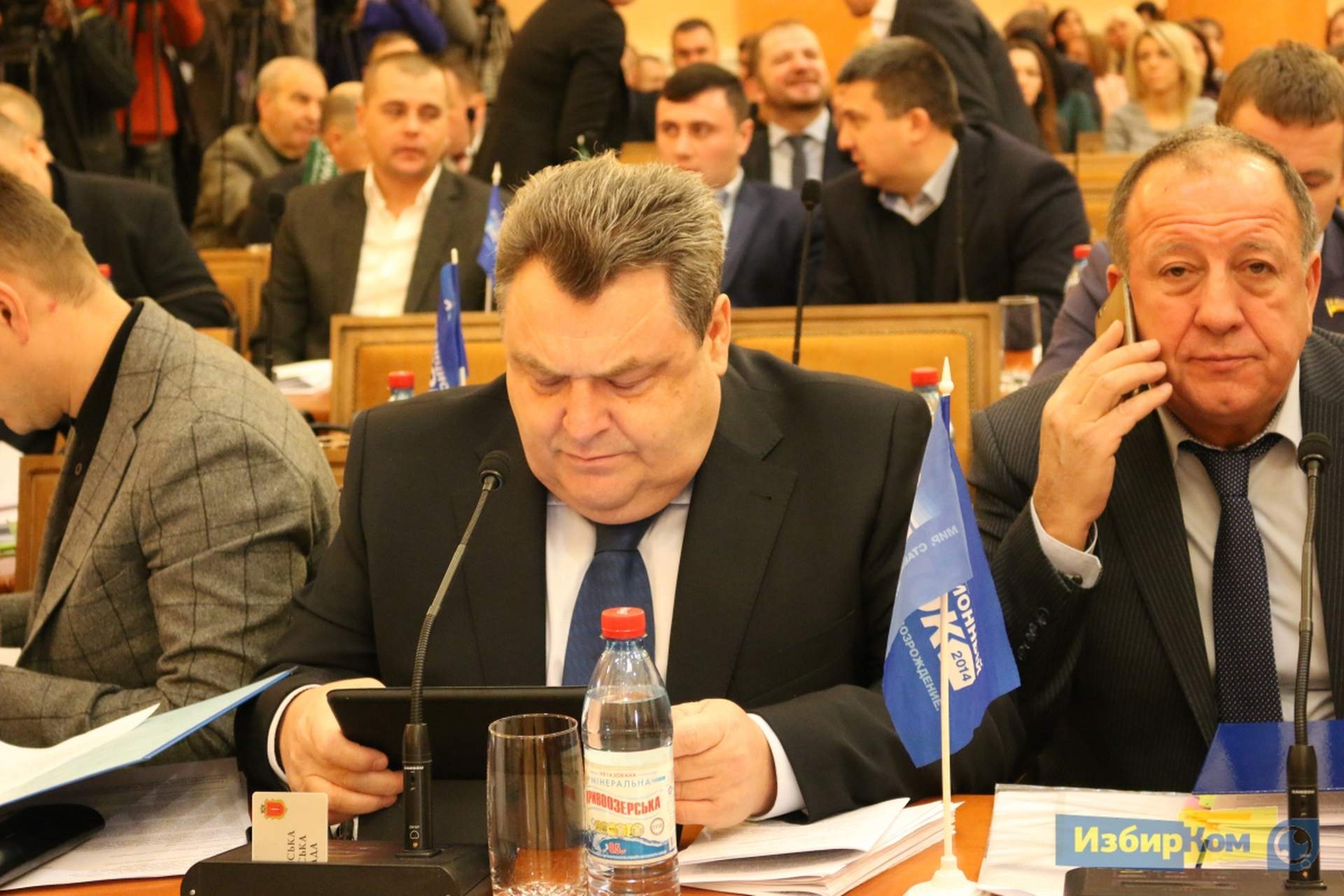 Сессия Одесского городского совета: розы депутатам и более ста вопросов повестки дня