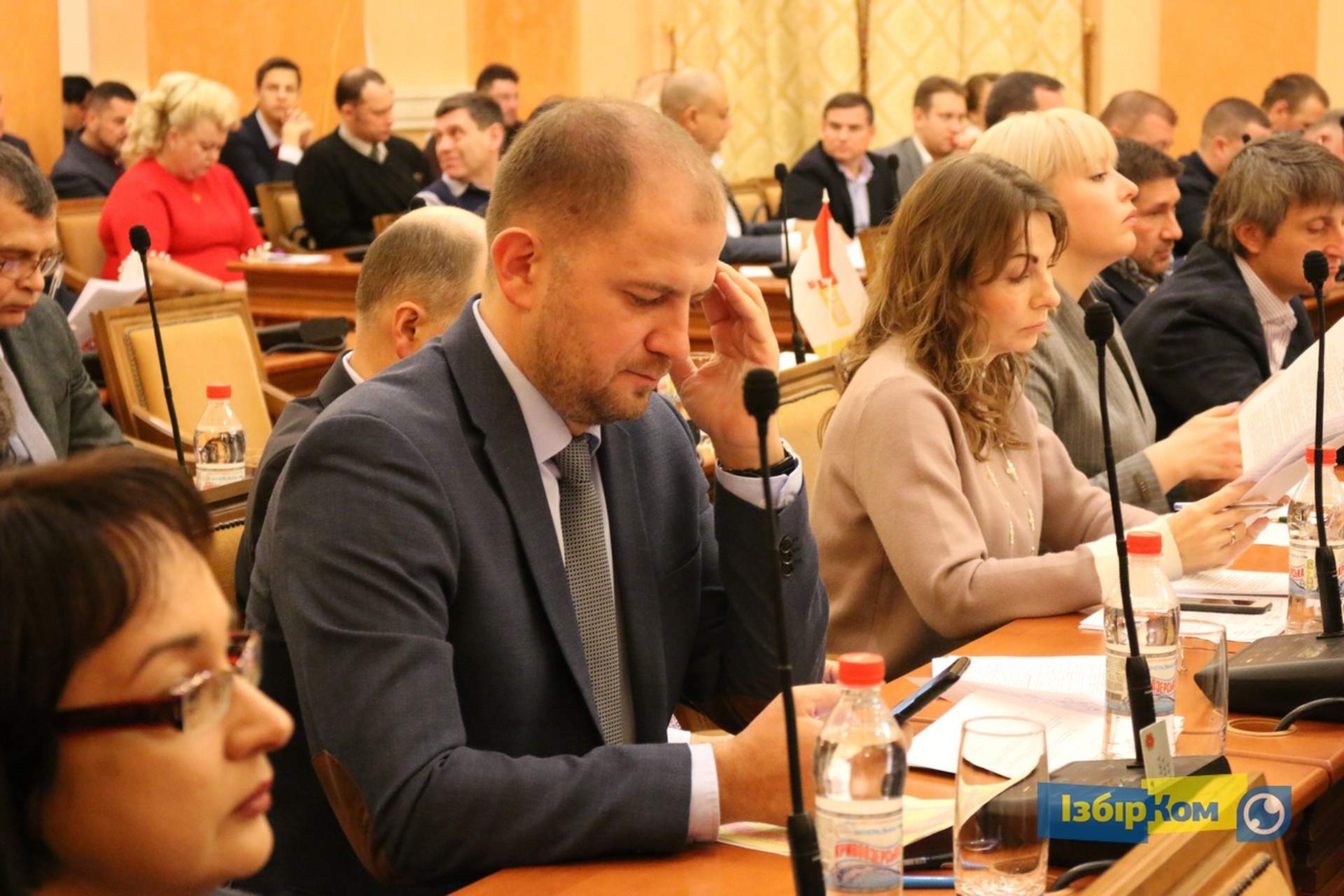 Сессия Одесского горсовета: вручение знака отличия бабушке Андрея Новичкова и выступление нардепа