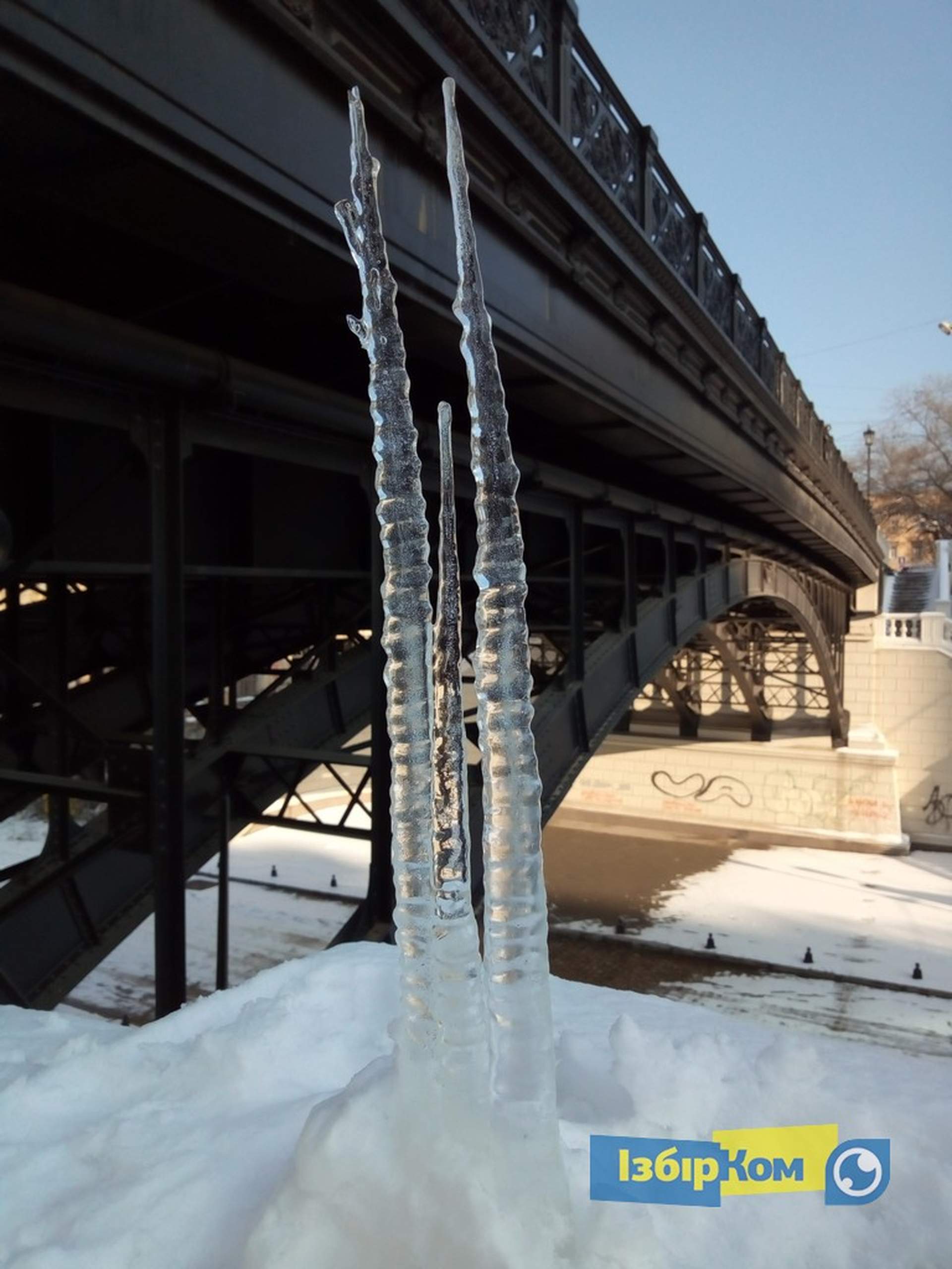 Снег в Одессе: катание на санках и прогулки к морю