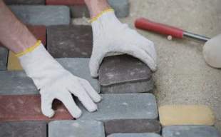 South Ukrainian City Announces Tender for Sidewalk Renovation