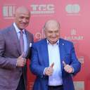 Красная дорожка кинофестиваля: Катрин Денев, Эйдан Тернер и Михаил Жванецкий