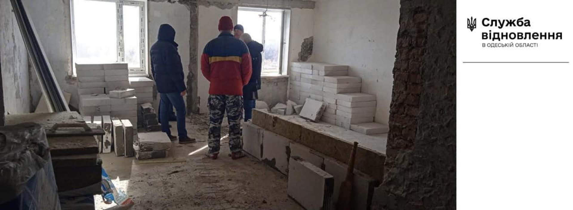 У Сергіївці показали, як відновлюють багатоповерхівку після ракетного удару