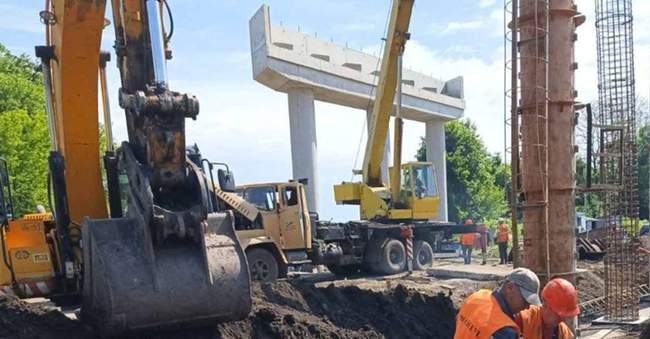 Рух транспорту по трасі Київ-Одеса перекрили майже до кінця жовтня