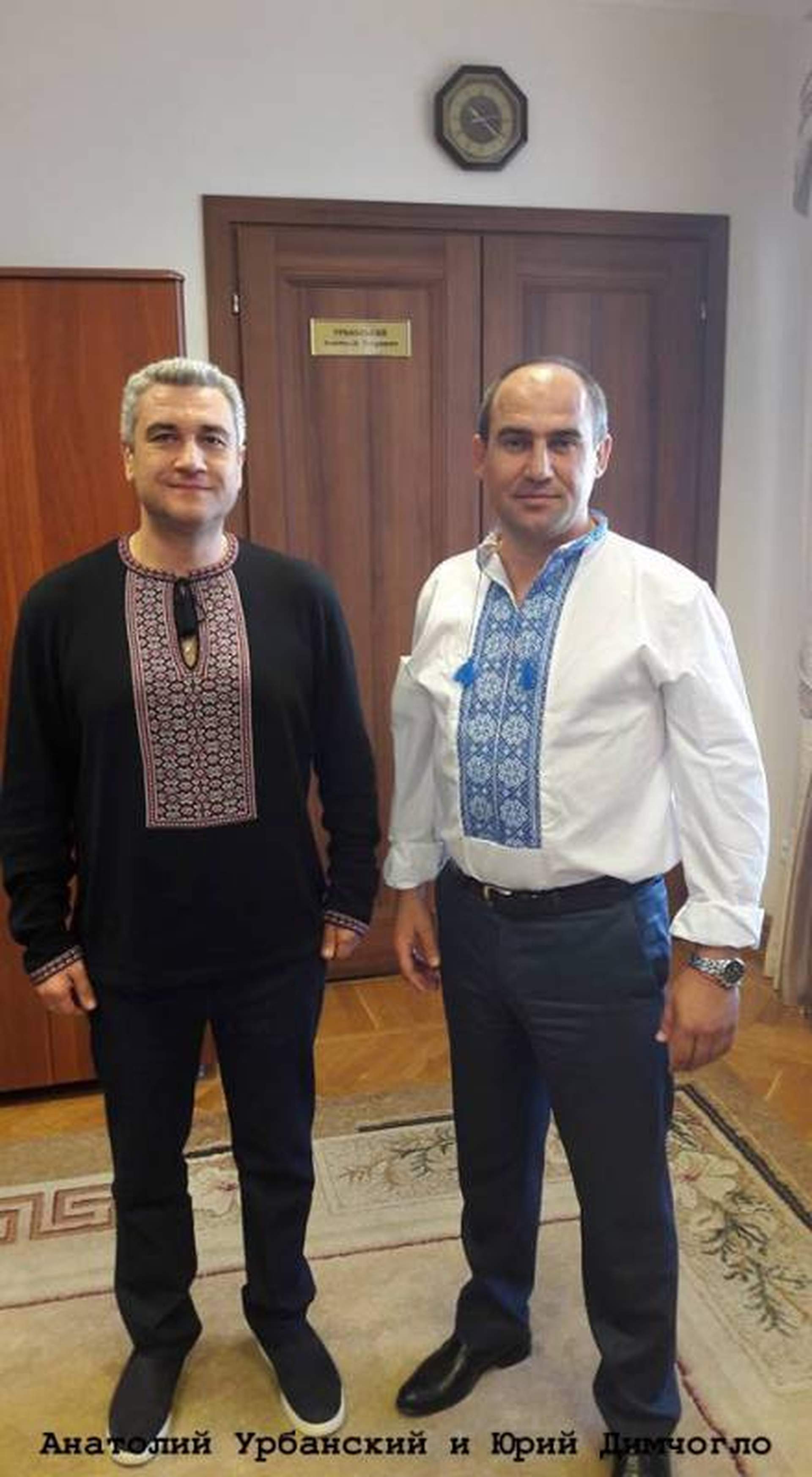 Какие вышиванки выбрали всеукраинские и одесские политики в праздник