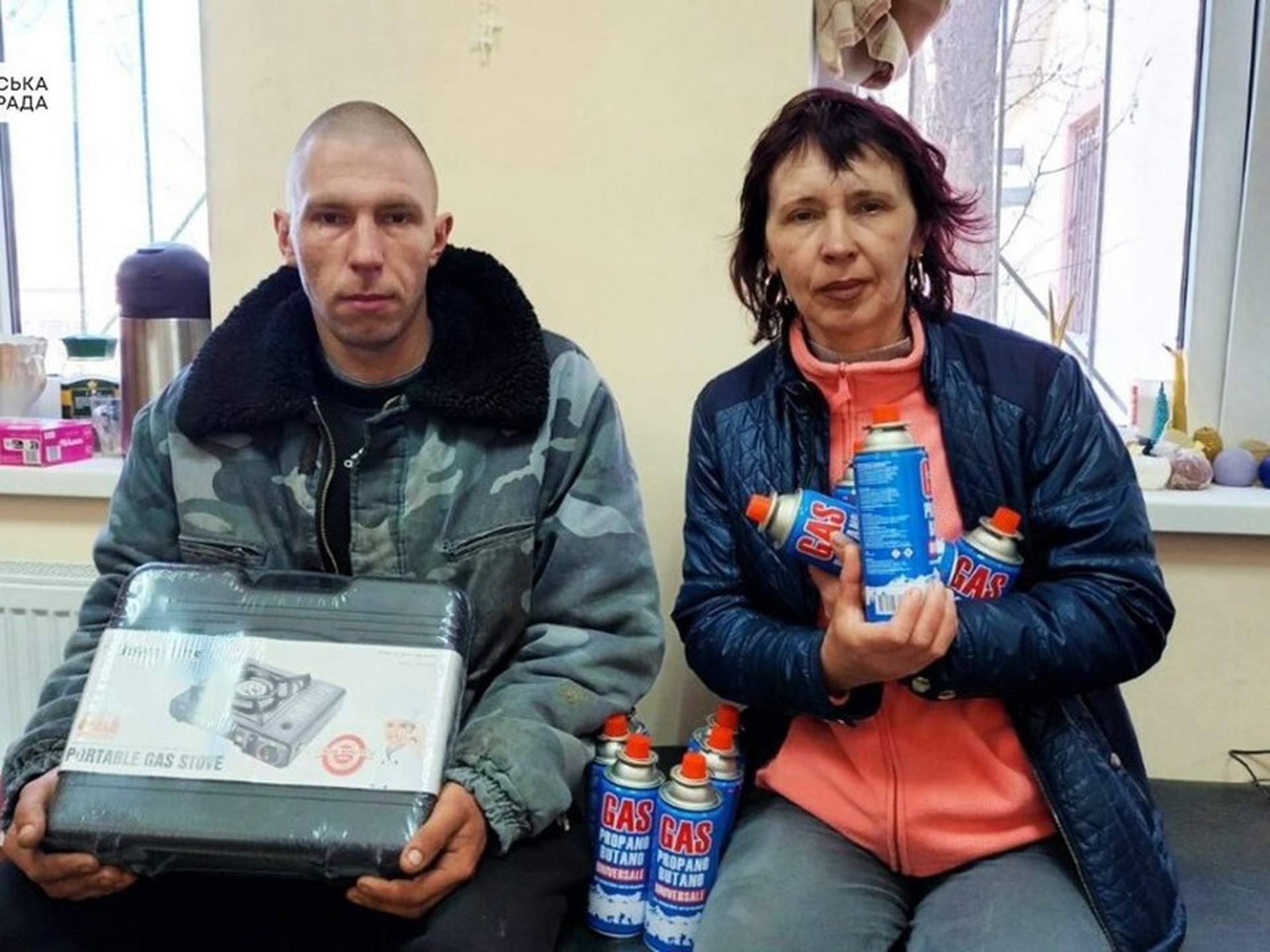 Жителі Антонівки отримали генератори, будматеріали та продуктові набори