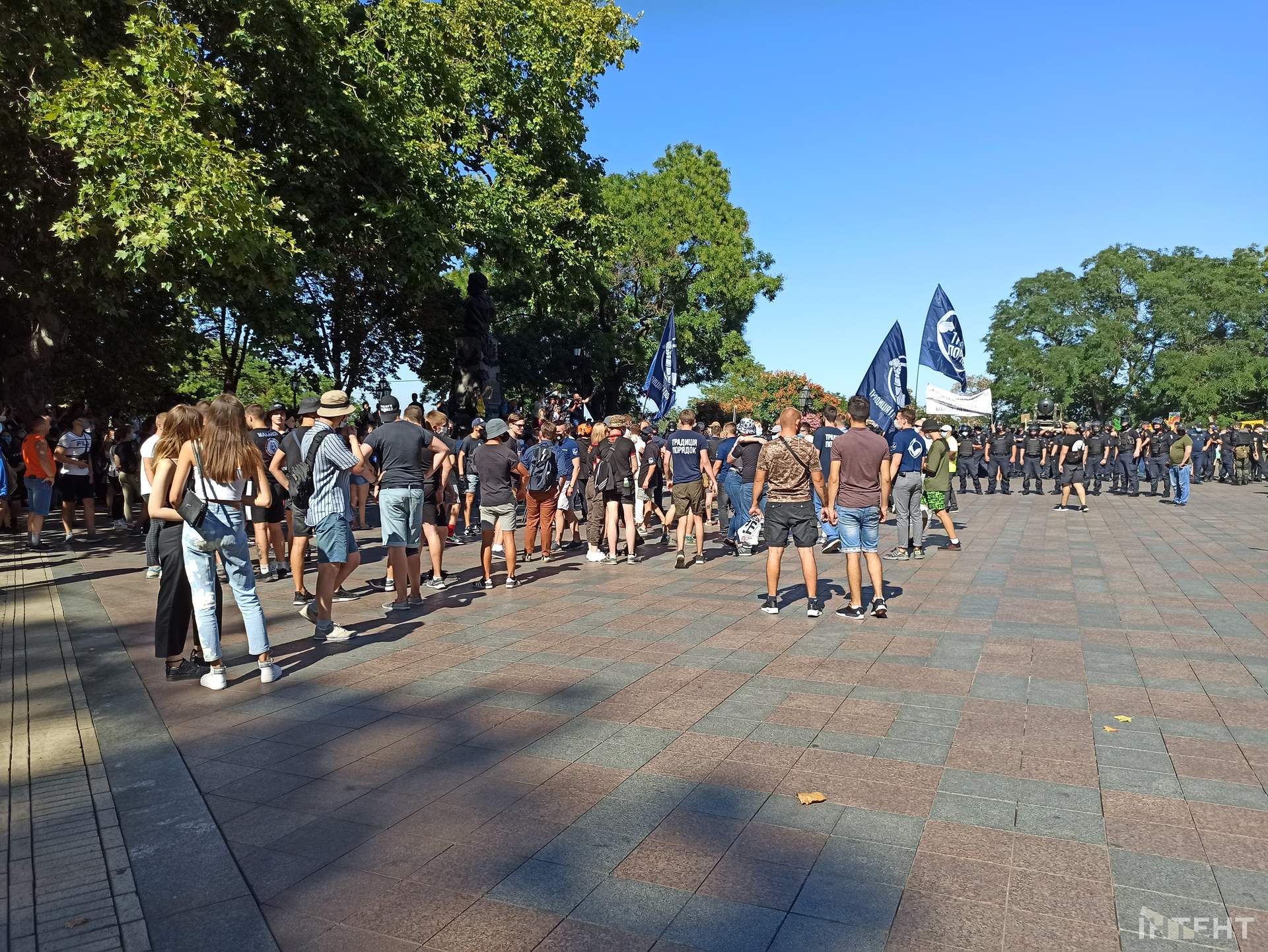 Акція в рамках "Одеса Прайду": протистояння біля мерії