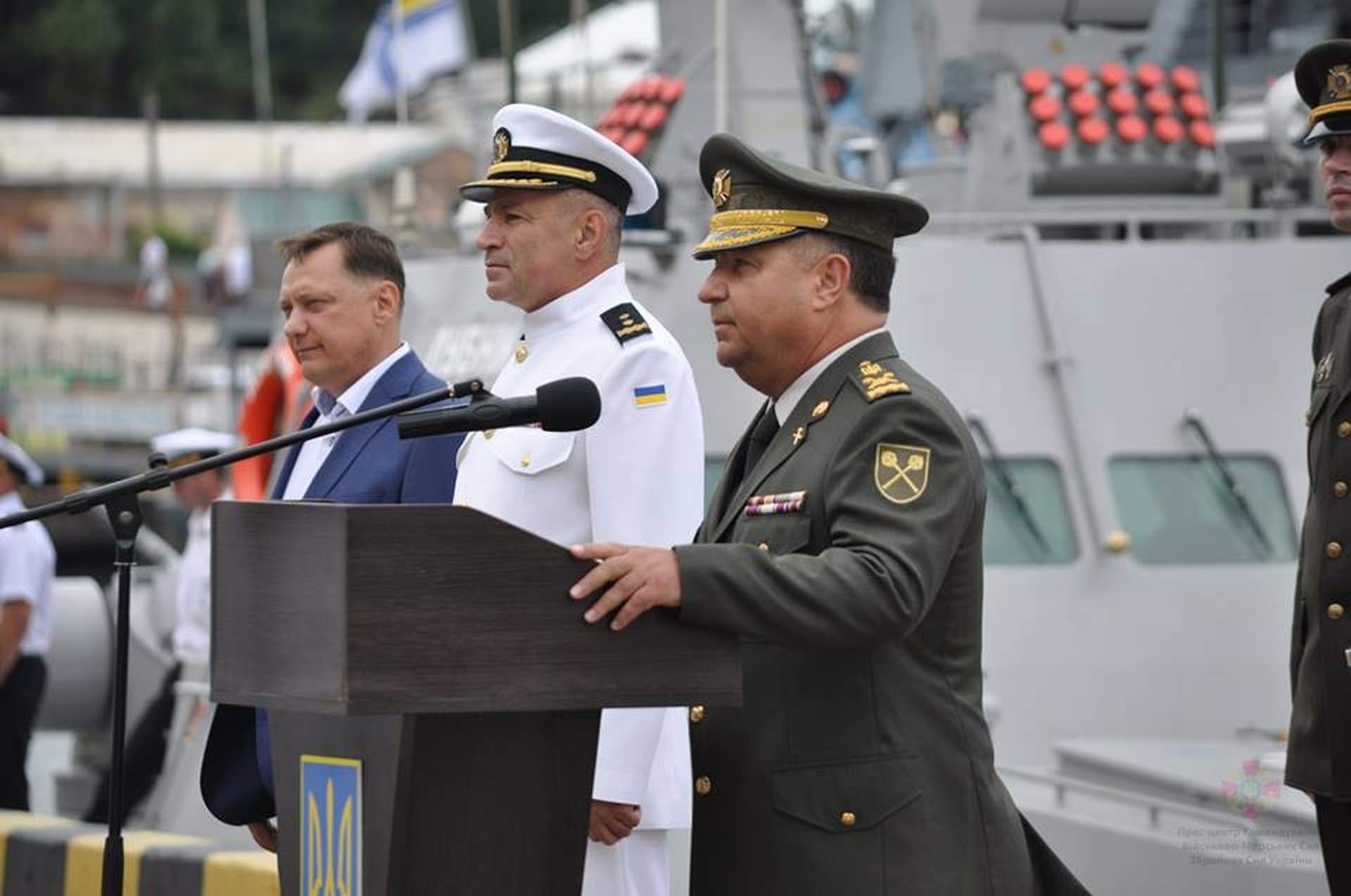 В честь Дня Военно-Морских Сил Украины в Одессе военный флот пополнился малыми бронированными артиллерийскими катерами