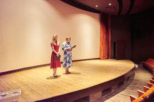 У болгарській Варні показали історії маріупольців - очевидців перших тижнів війни