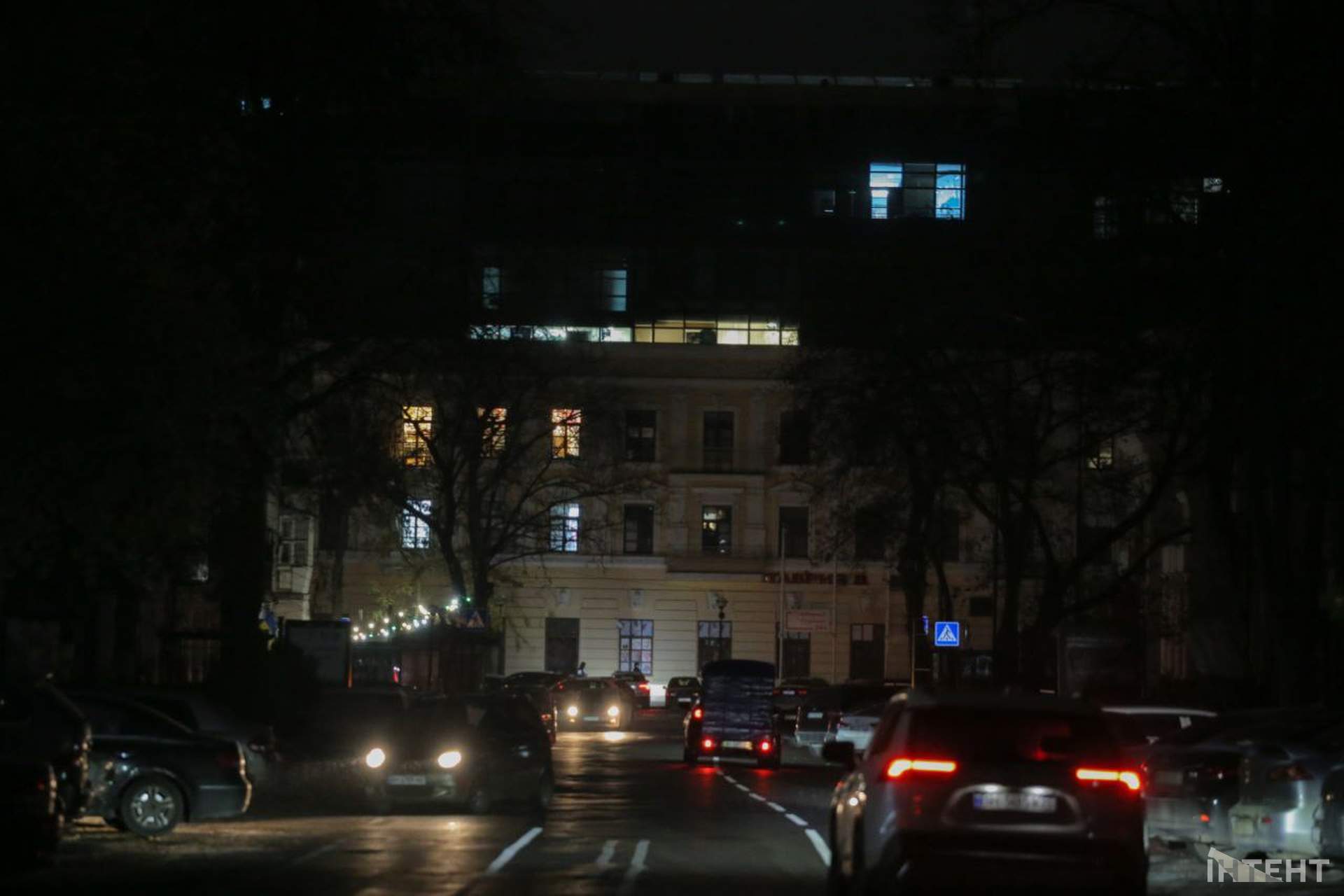 Одеса у темряві: після ракетних ударів місто залишилося без світла