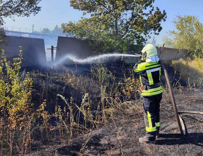 Наслідки обстрілу. Фото: ДСНС України в Херсонській області